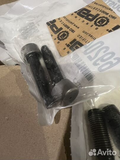 Винты регулировки клапанов Detroit Diesel