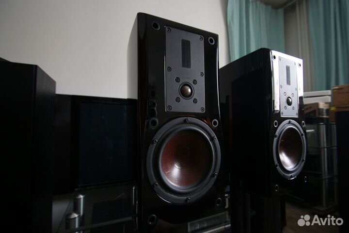 Акустика Dali helicon 300 black gloss / обмен