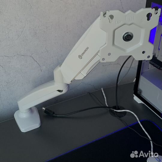 Кронштейн для монитора