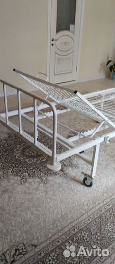 Медицинская кровать для лежачих больных