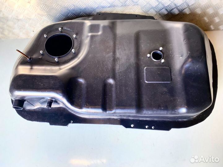 Топливный бак mitsubishi outlander XL 4wd