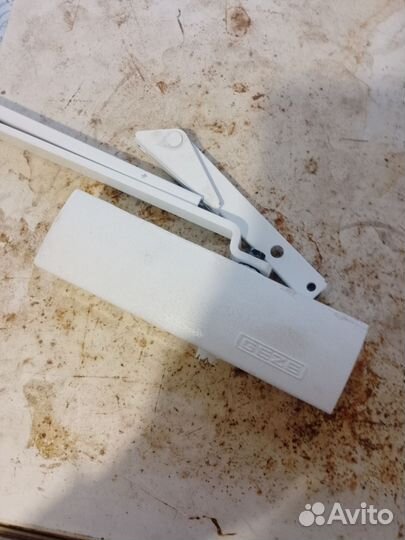 Доводчик дверной