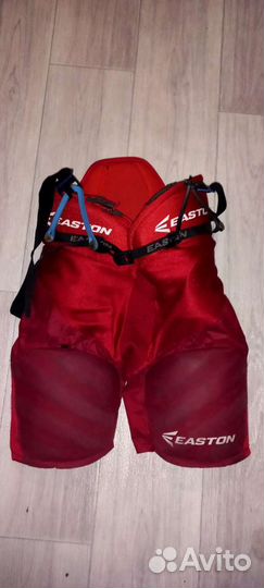 Хоккейные коньки, баул, шлем, шорты детские