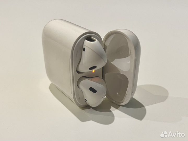 Наушники Apple AirPods 1-го поколения