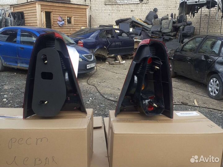 Задние фонари Renault Logan дорестайлинг