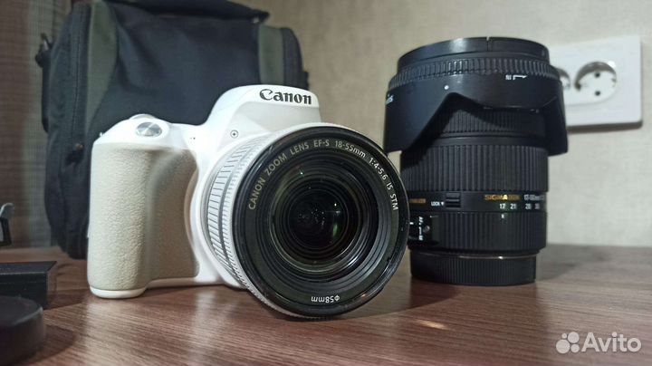 Зеркальный фотоаппарат canon 200D