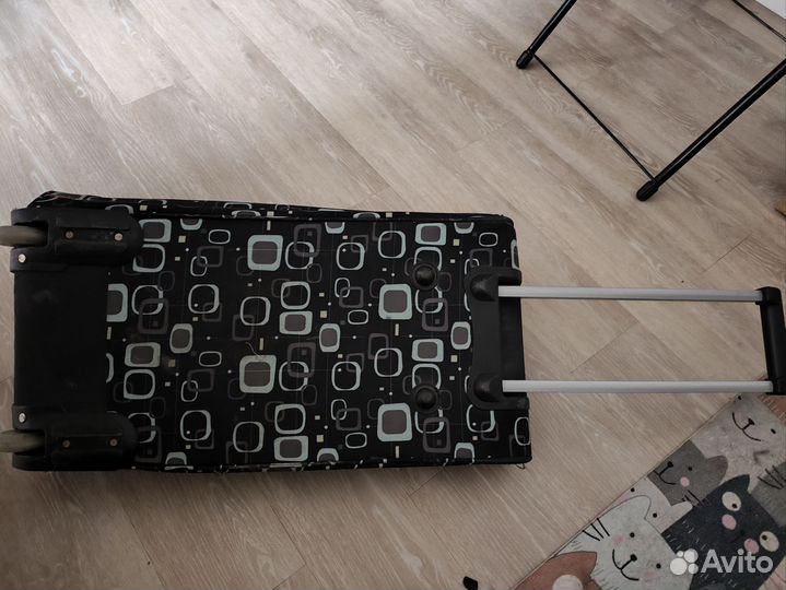 Сумка дорожная на колесах с выдвижной ручкой