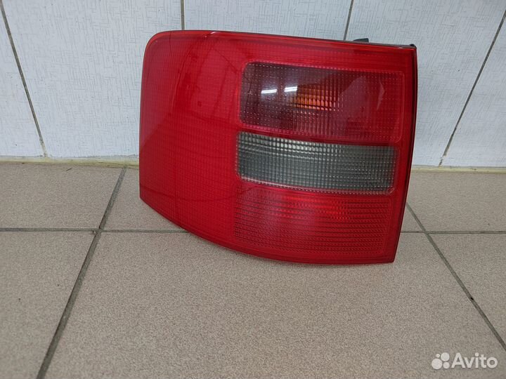 Фонарь задний левый Audi A6 C5 Avant дорестайлинг