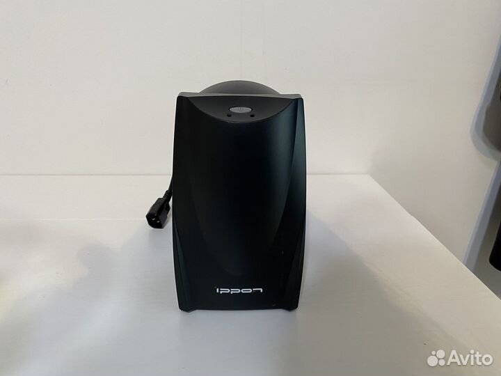 Источник бесперебойного питания Ippon