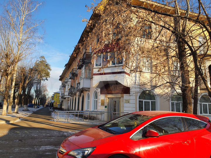 3-к. квартира, 90 м², 3/3 эт.
