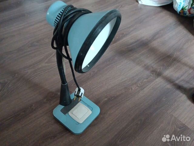 Лампа настольная