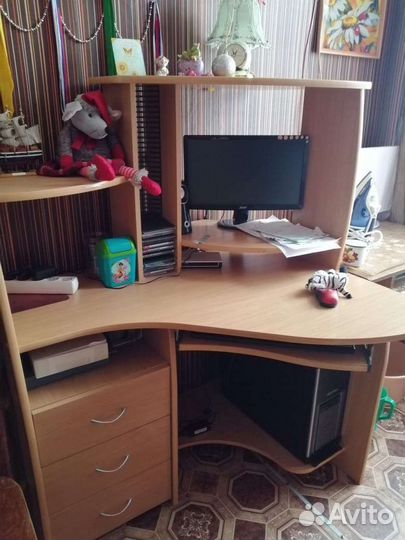 Компьютерный стол