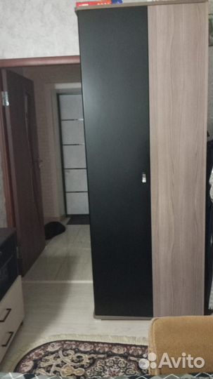 Шкаф