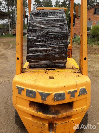 Вилочный погрузчик Toyota 02-3FD15, 1990
