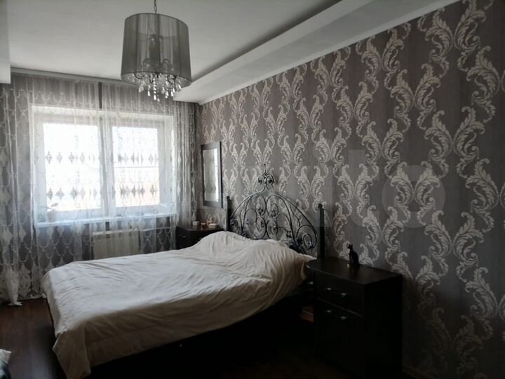 2-к. квартира, 65 м², 10/10 эт.