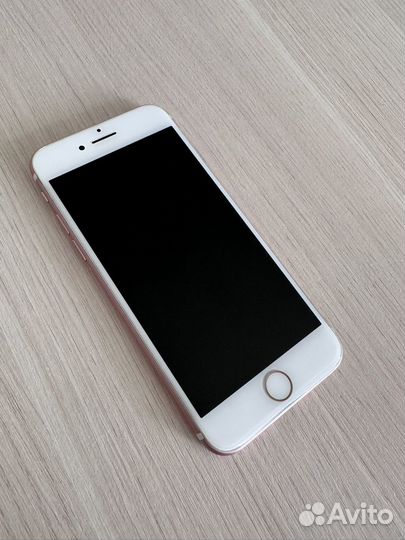 Телефон iPhone 7