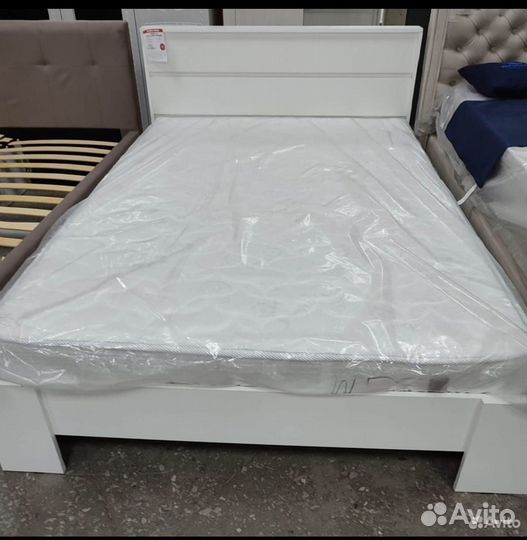 Кровать с матрасом 1400х2000 хелен