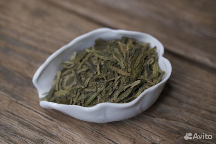 Чай китайский зеленый Си Ху Лун Цзинь 2023 год