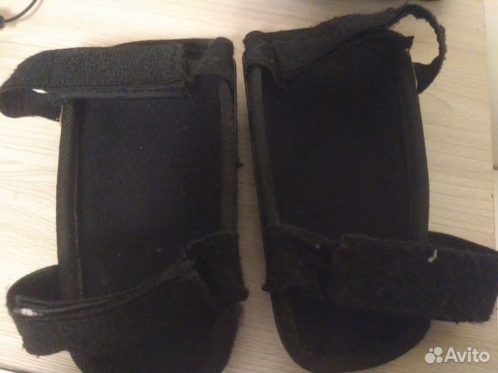 Детские Щитки футбольные размер XS (120-140)