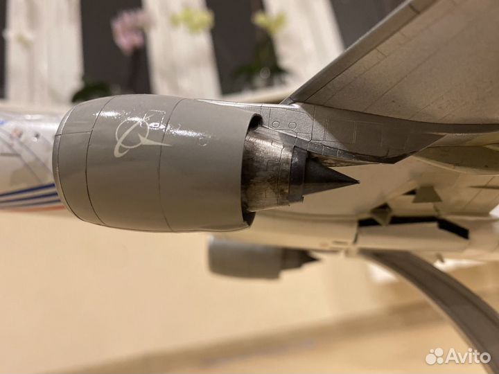 Модель самолета Boeing 777-300er