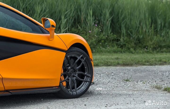 Кованые двухсоставные диски на McLaren 570S