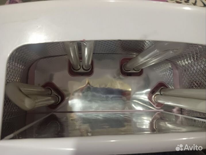 Ультрафиолетовая лампа для ногтей