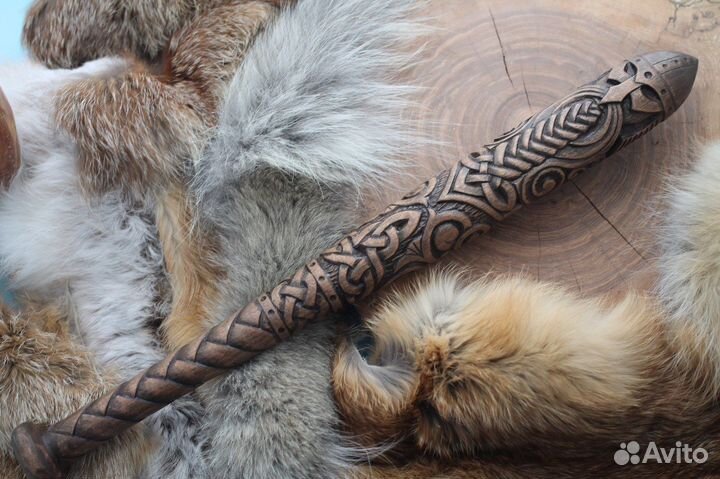 Резная бейсбольная бита