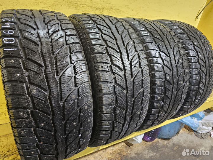Cooper Weather-Master WSC 235/50 R18 97T