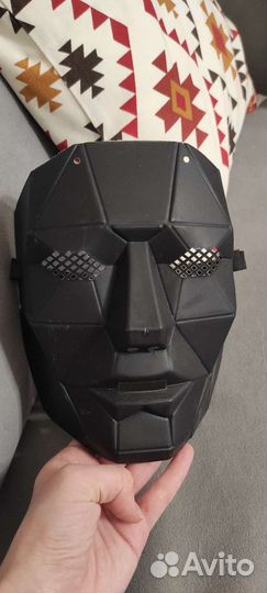 Маска из игры в кальмара