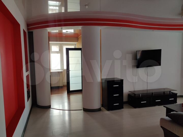 2-к. квартира, 57 м², 5/10 эт.