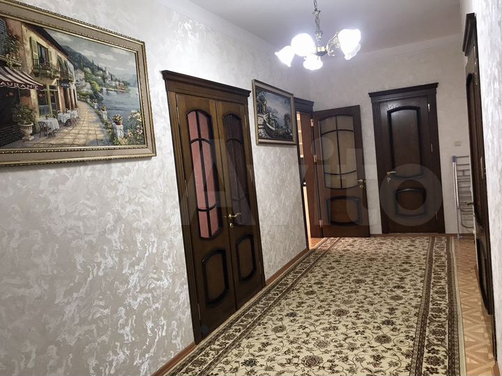 3-к. квартира, 107 м², 6/9 эт.