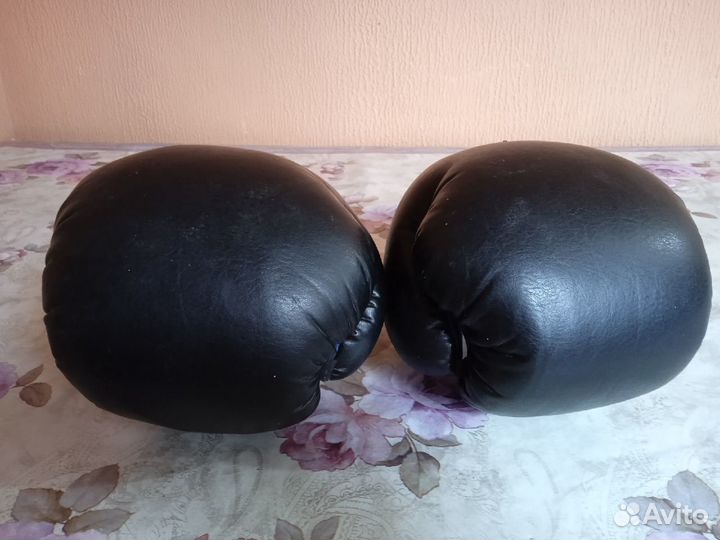 Боксерские перчатки