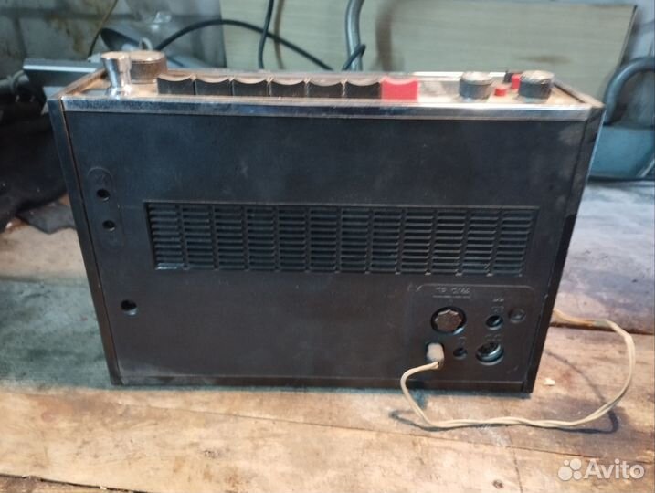 Армейские радиоприемник маяк 2