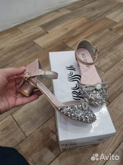 Босоножки для девочки 29 размер