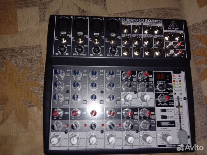 Микшерный пульт Behringer 1202FX с обработкой