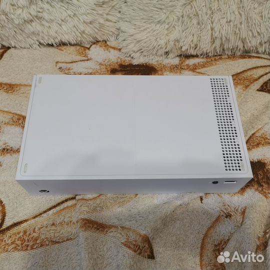 Xbox series s + геймпад