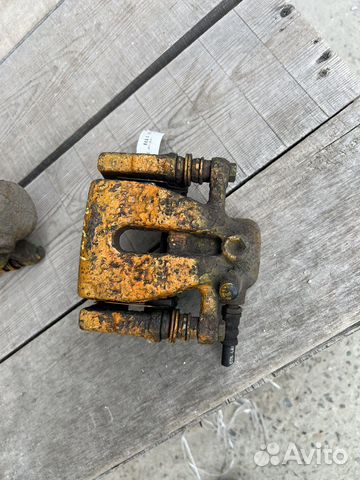 За 2 Тормозные суппорты freelander 2