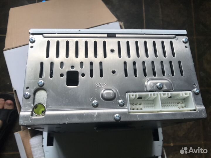 Kia Santa FE kia 961702W7004X магнитола