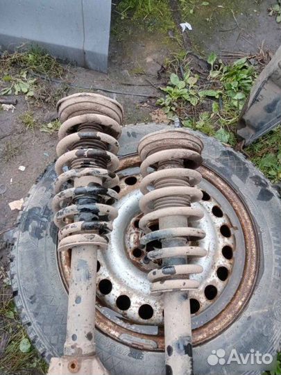 Амортизатор пружина передний Hyundai Sonata