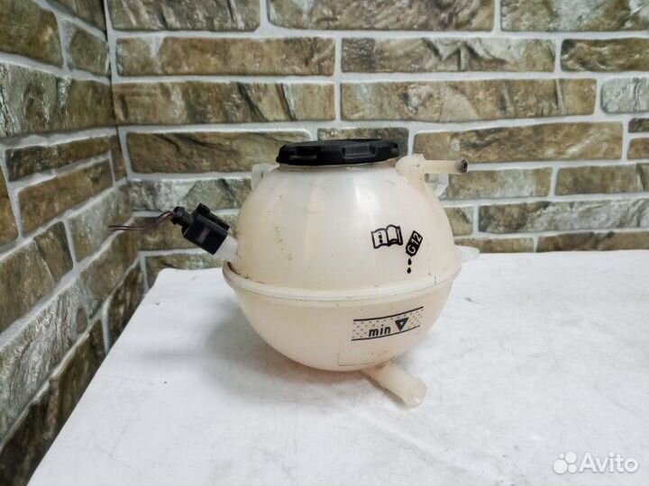 Бачок расширительный Audi Q3 8U 2.0 TDI 2016