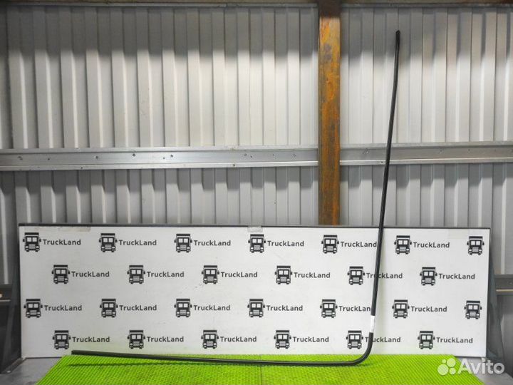 Направляющая шторы салона правая Man Tgx