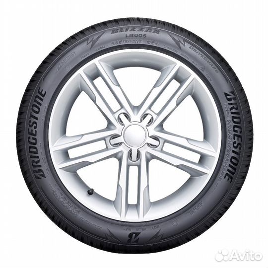 Bridgestone Blizzak LM-005 225/50 R18 99V