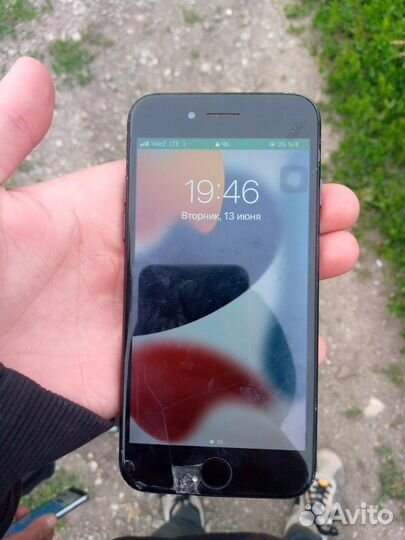 Телефон iPhone 7