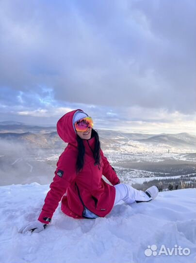 Анорак, сноубордическая и горнолыжная куртка