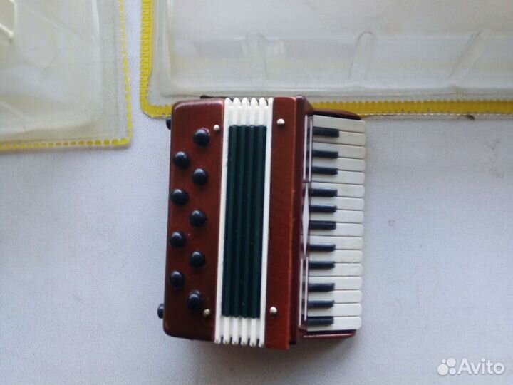 Коллекция мини моделей музыкальных инструментов