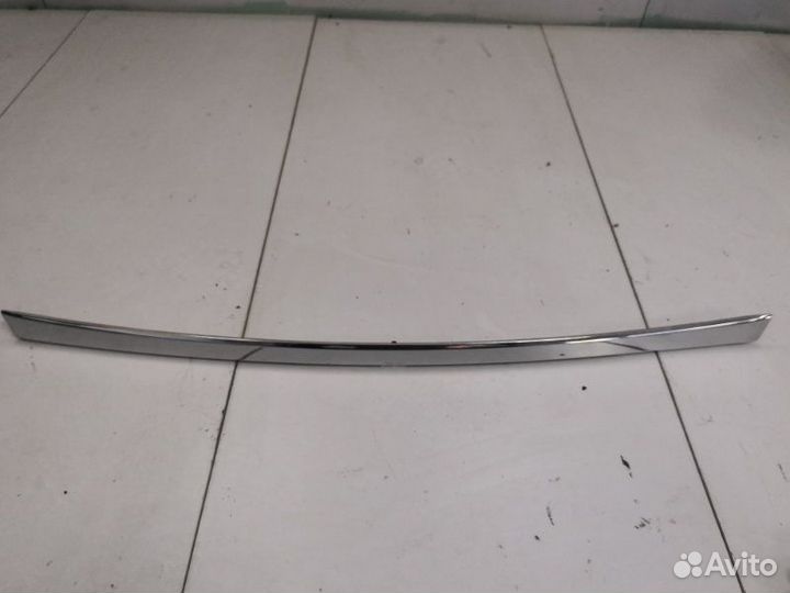 Накладка крышки багажника задняя Hyundai Solaris