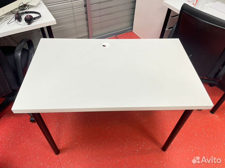 Компьютерный стол IKEA белый