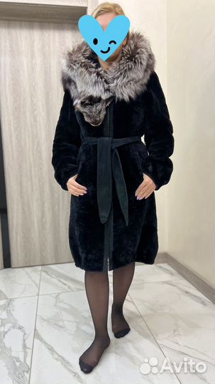 Шуба мутоновая с капюшоном чернобурки