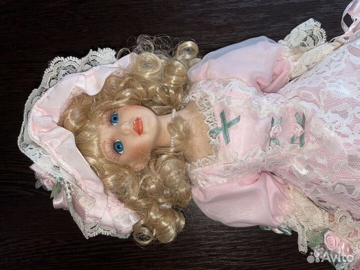 Кукла фарфоровая коллекционная большая