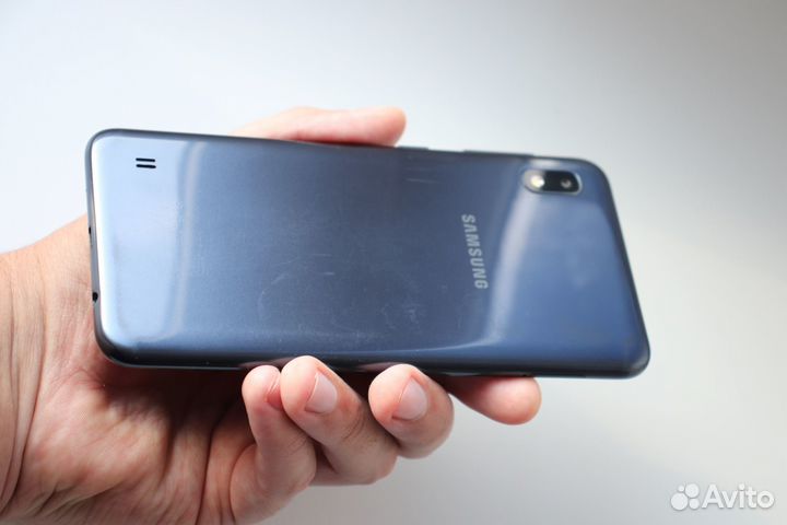 Samsung Galaxy A10, 2/32 ГБ